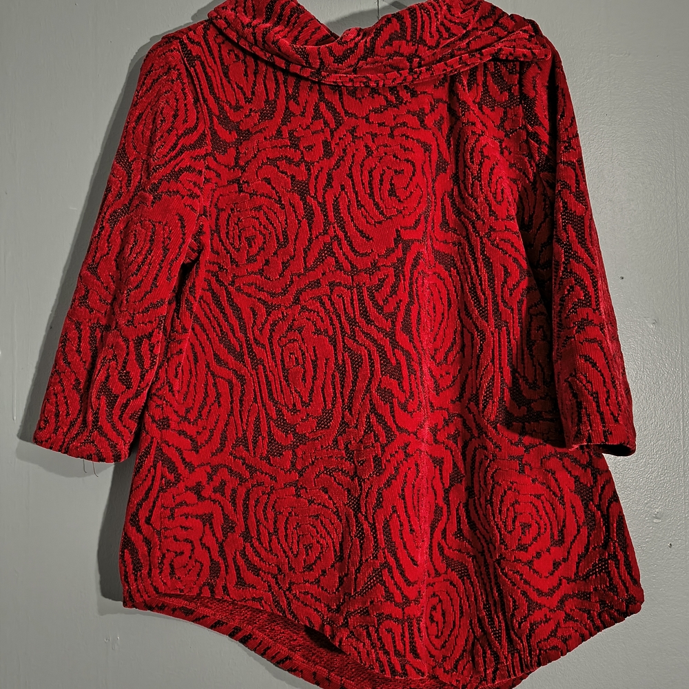 Ruby Rd. Medium Jacquard Red and Black 3/4 Sleeve Asymmetrical Tunic Top